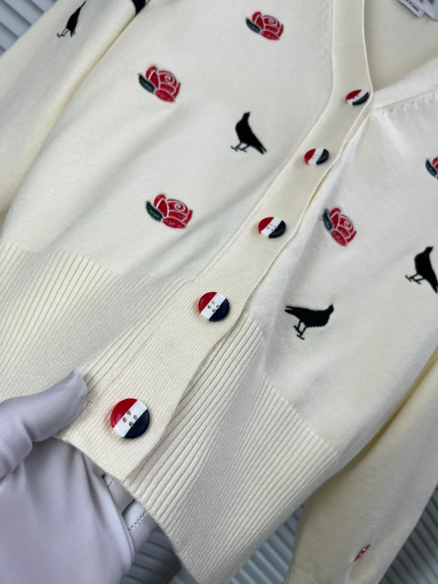THOM BROWNE🇳🇱 V ： ：Cream White Gray Blue Sizes：0.1.2（S.M.L）